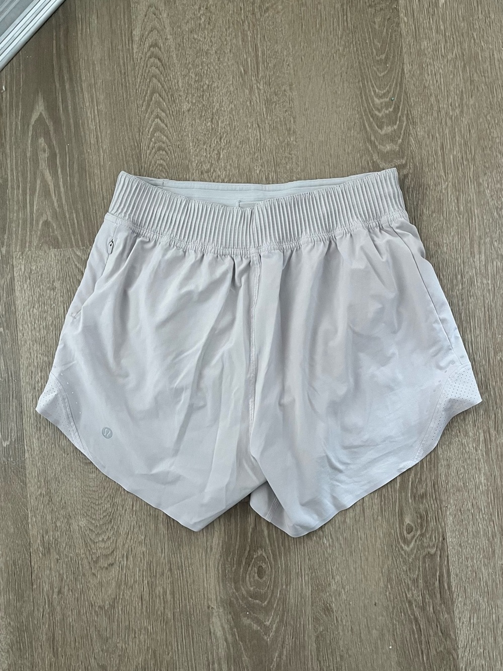 lululemon athletica Hotty Hot High-Rise Short 4" *Special Edition - Chrome - Picture 4 of 5